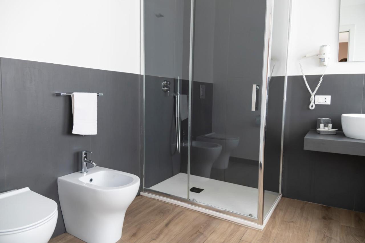 Ruggero Settimo - Room & Suite Palermo Eksteriør billede