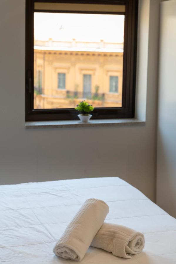 Ruggero Settimo - Room & Suite Palermo Eksteriør billede