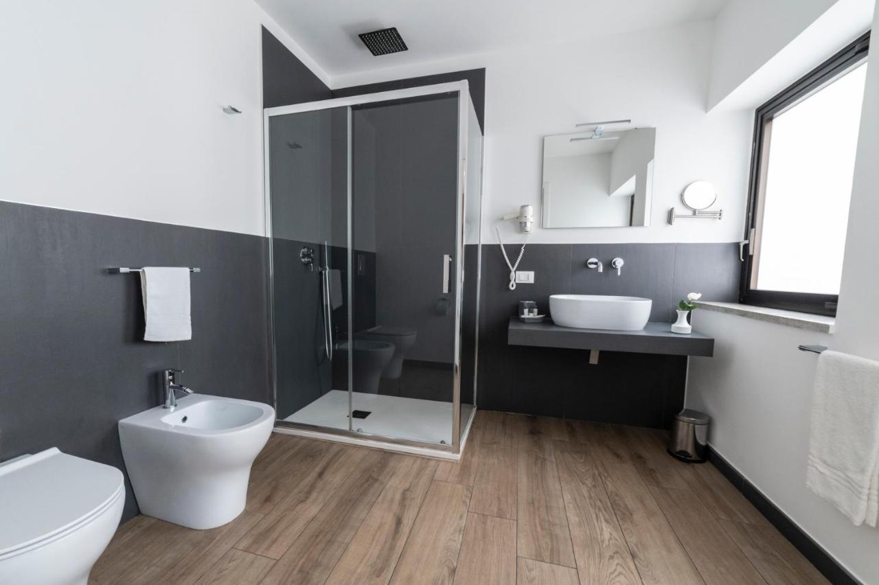 Ruggero Settimo - Room & Suite Palermo Eksteriør billede