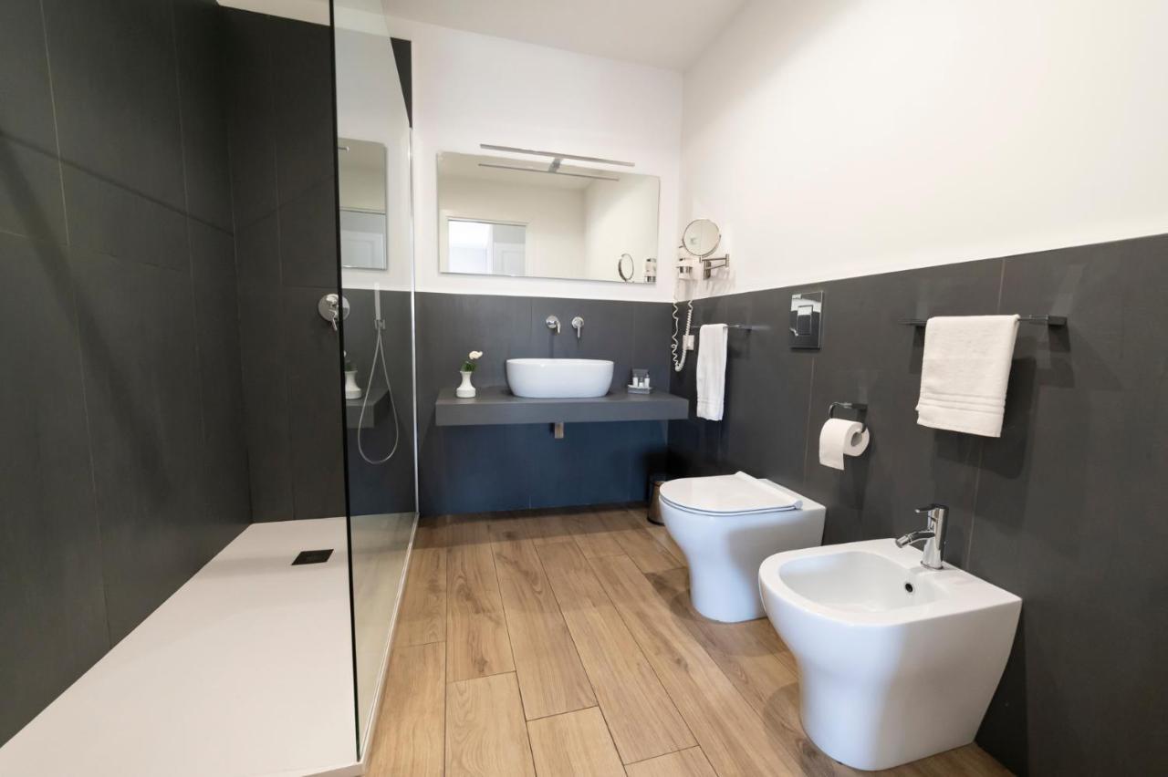 Ruggero Settimo - Room & Suite Palermo Eksteriør billede